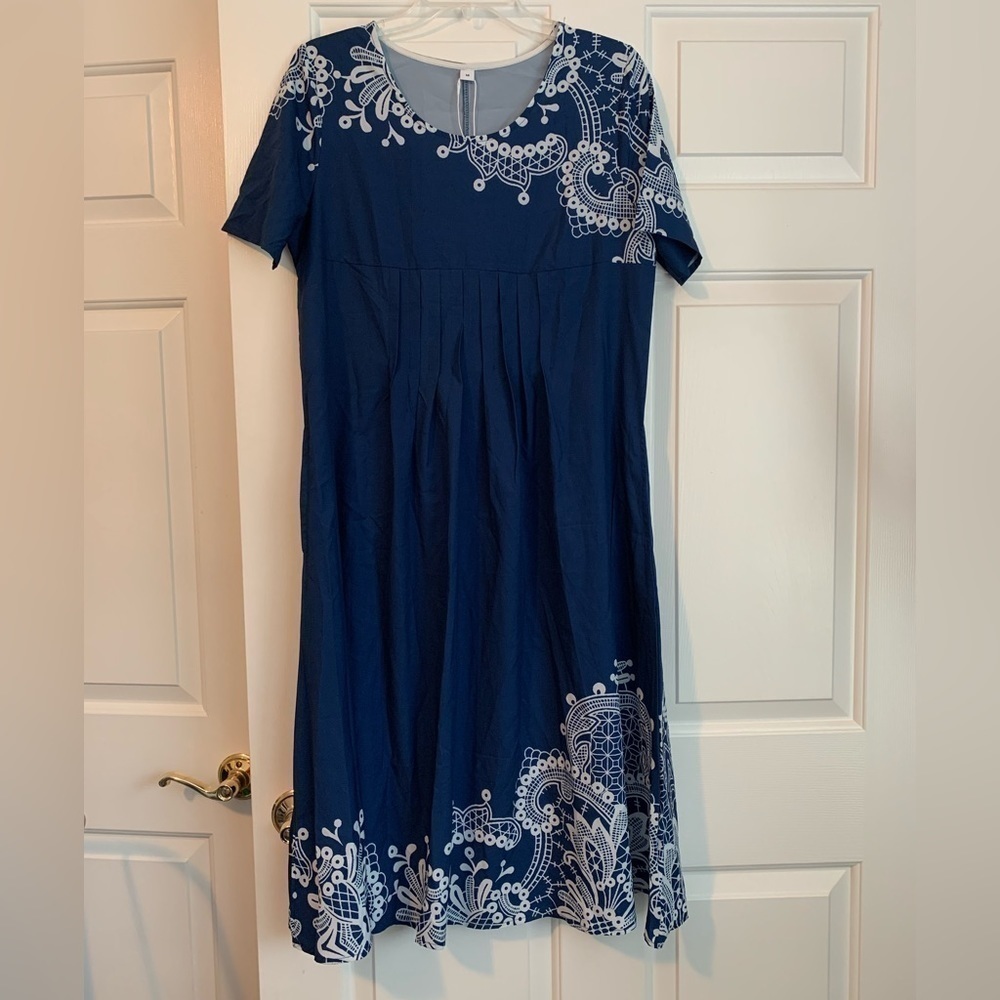 NWT Made With ❤️ Love Navy Blue and White Bohemian Lightweight Pleated Dress Med